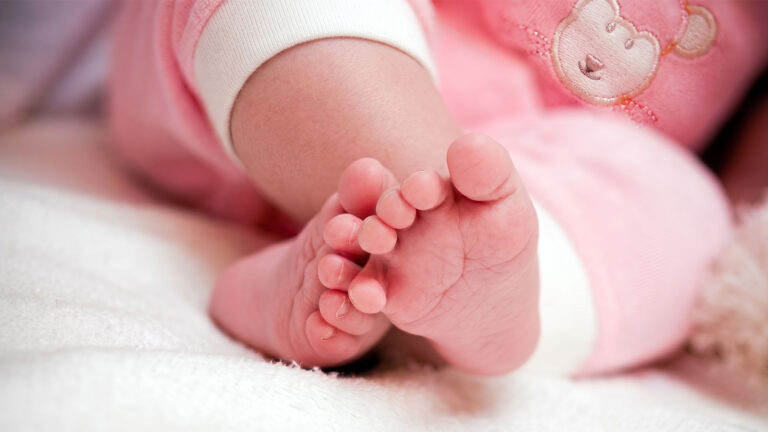 piede neonato rosa piede neonato rosa