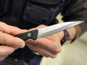 polizia coltello mano polizia coltello mano