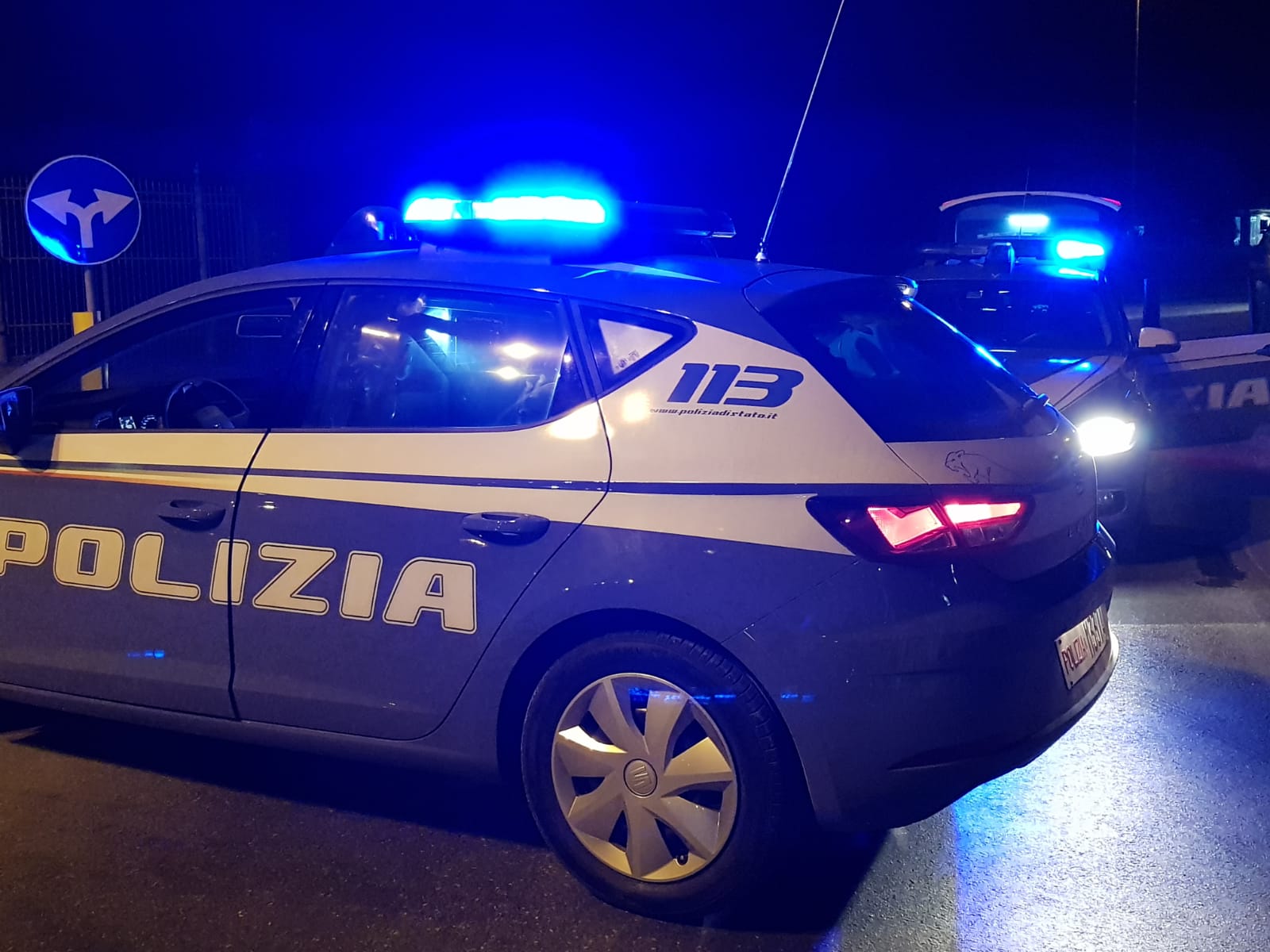 Volante di polizia di notte