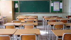 scuola classe banchi lavagna scuola classe banchi lavagna